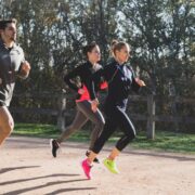 Courir dans un club de running